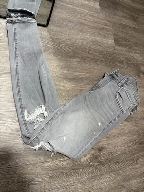 American eagle High-Rise Distressed Gray Skinny Jeans